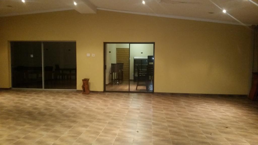African Phoenix Guest Lodge Johannesburg Buitenkant foto