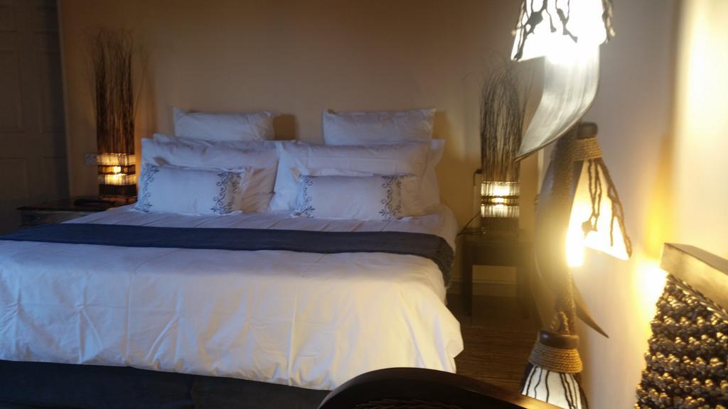 African Phoenix Guest Lodge Johannesburg Buitenkant foto